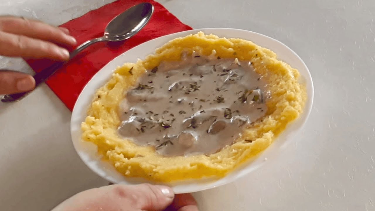 MANCARICA DE HRIBI CU SMANTANA SI MAMALIGUTA