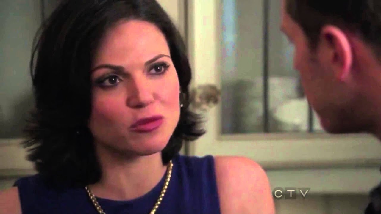 Once upon a time s01e20 Regina tries to kiss david