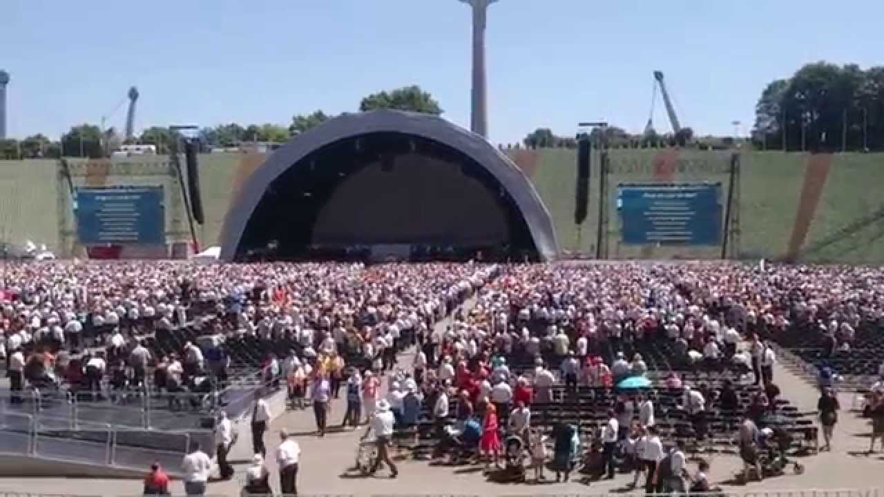 Singt ein Lied von Gott (Gott ist da), Abschluss vom Pfingstgottesdienst IKT 2014 München