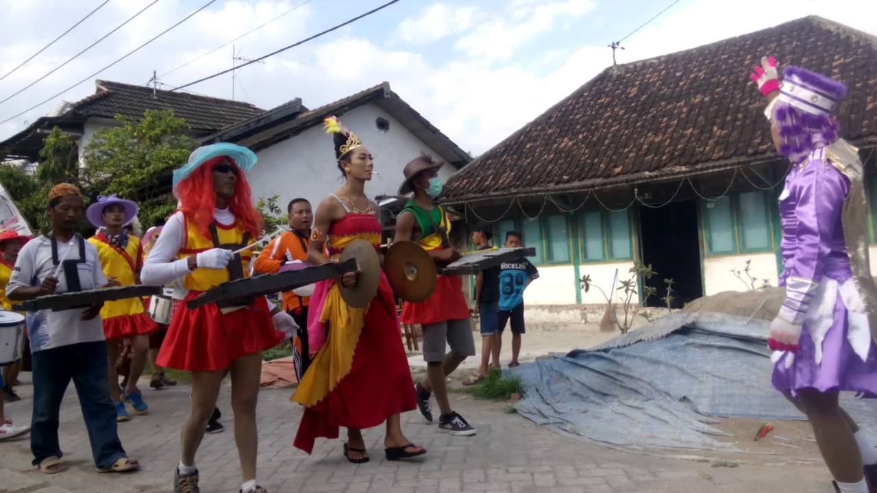 Drumband bencong Lucu Alias kocar kacir |  Karnaval Lucu - Bumirejo Kepohbaru Bojonegoro