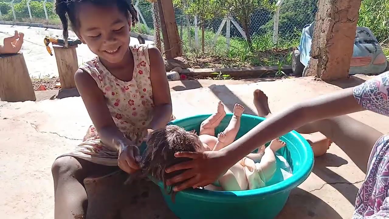 Dia de da banho 🛁  na  bebê rebode  tava muito  suja 🤢🤮