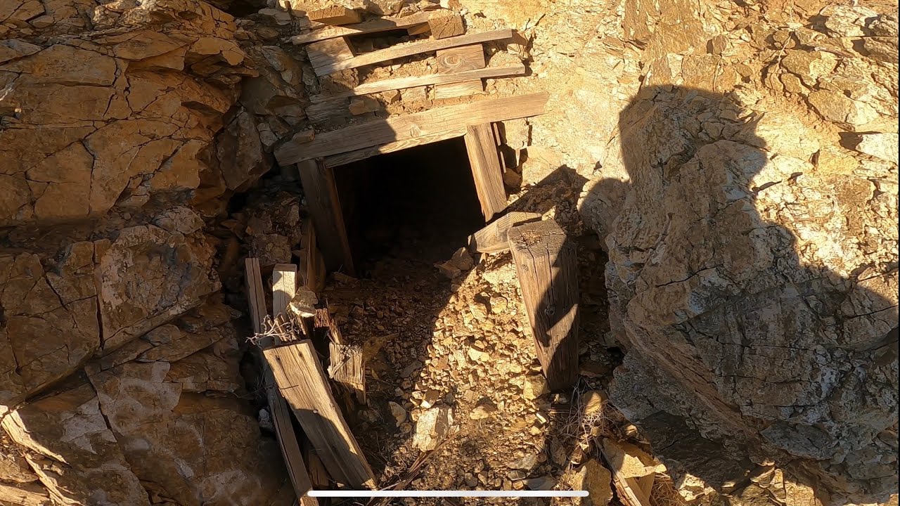 Exploring this crazy old mine (sunrise mine near Lake Havasu city, Arizona)