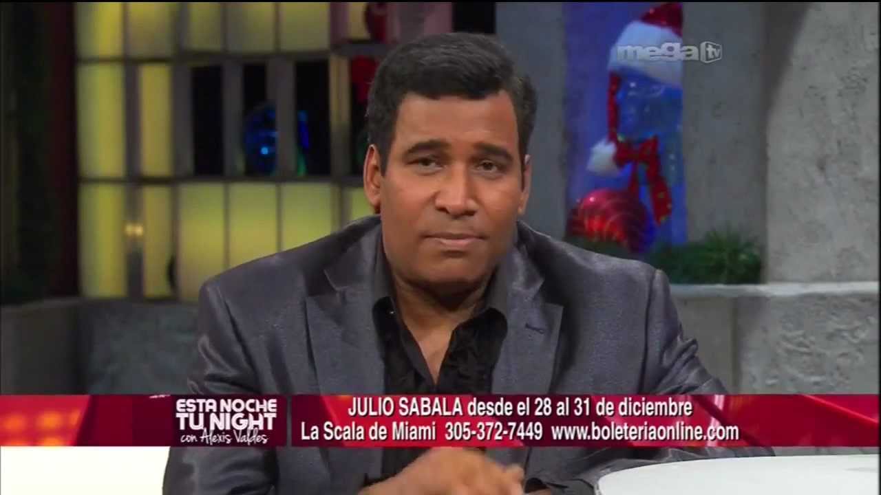 Comediante Julio Sabala Entrevista y Contando Chistes en Esta Noche Tu Night (12-15-11)