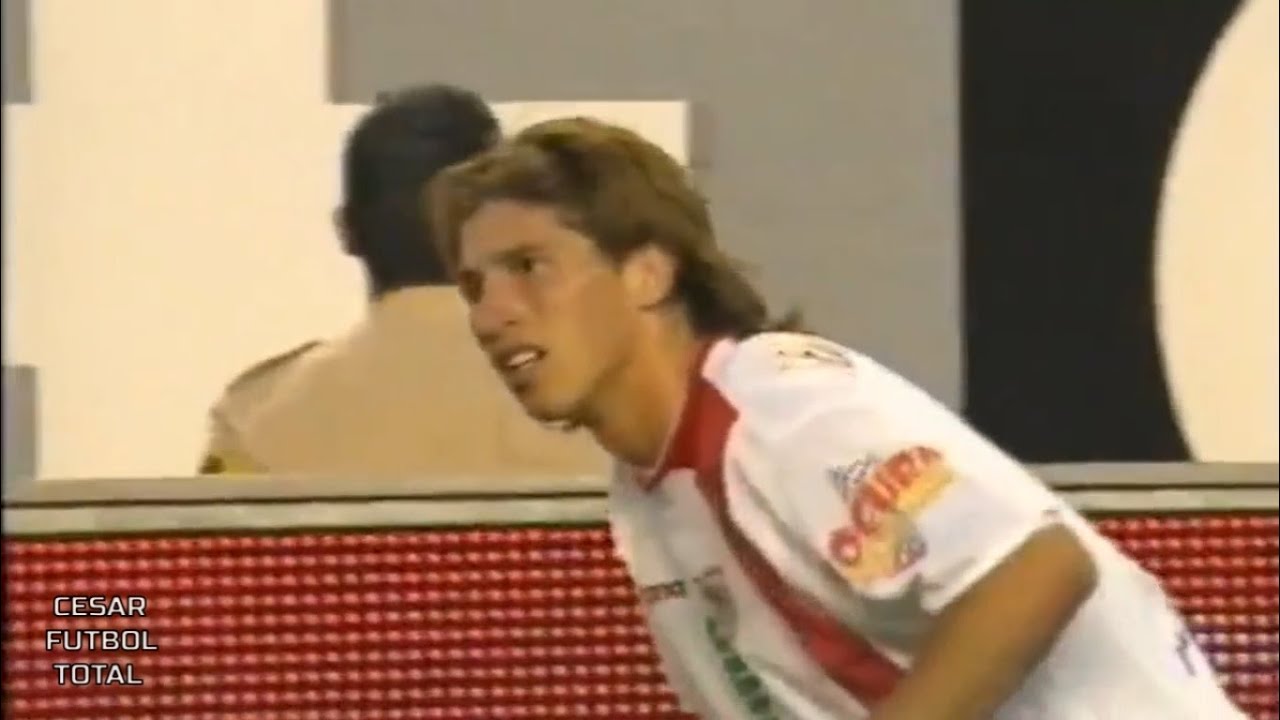Sergio Ramos vs Real Madrid - Primera División - 14/05/2005 - (19 Años)