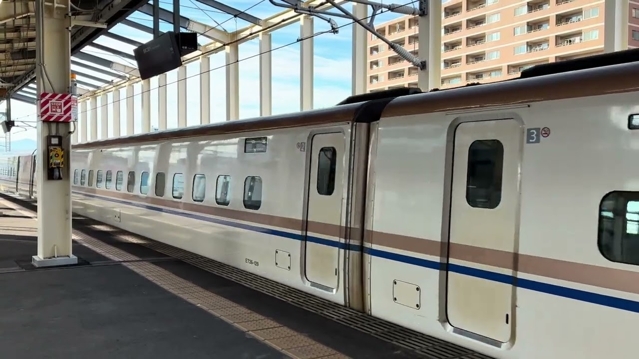 E7系F29編成が回送電車として高崎駅に入線するシーン