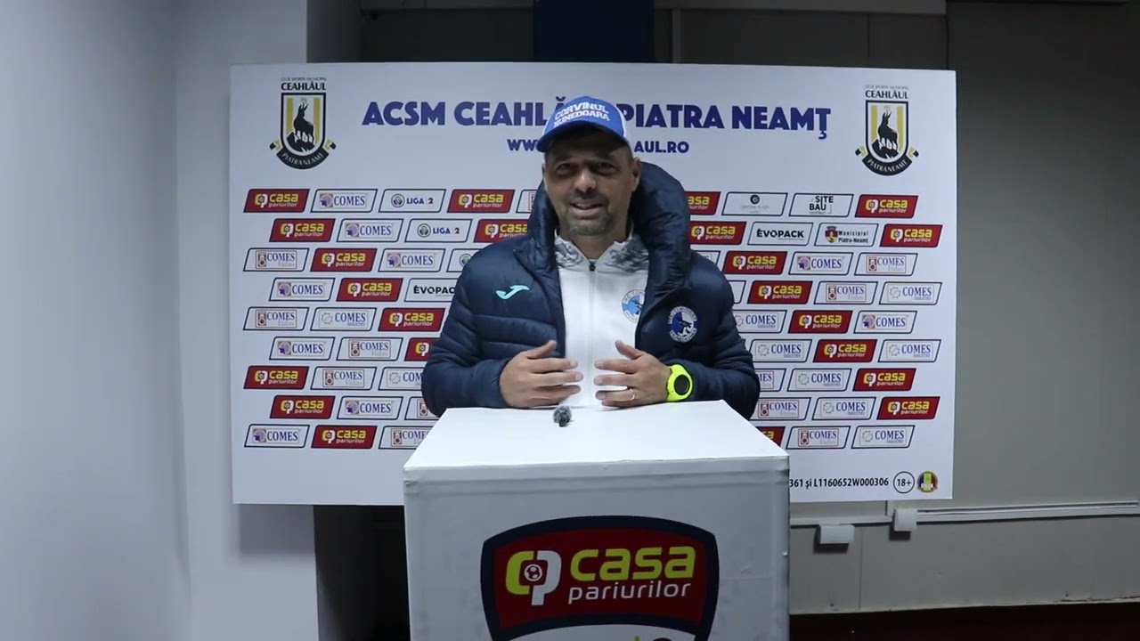Antrenorul principal al Corvinului Florin Maxim