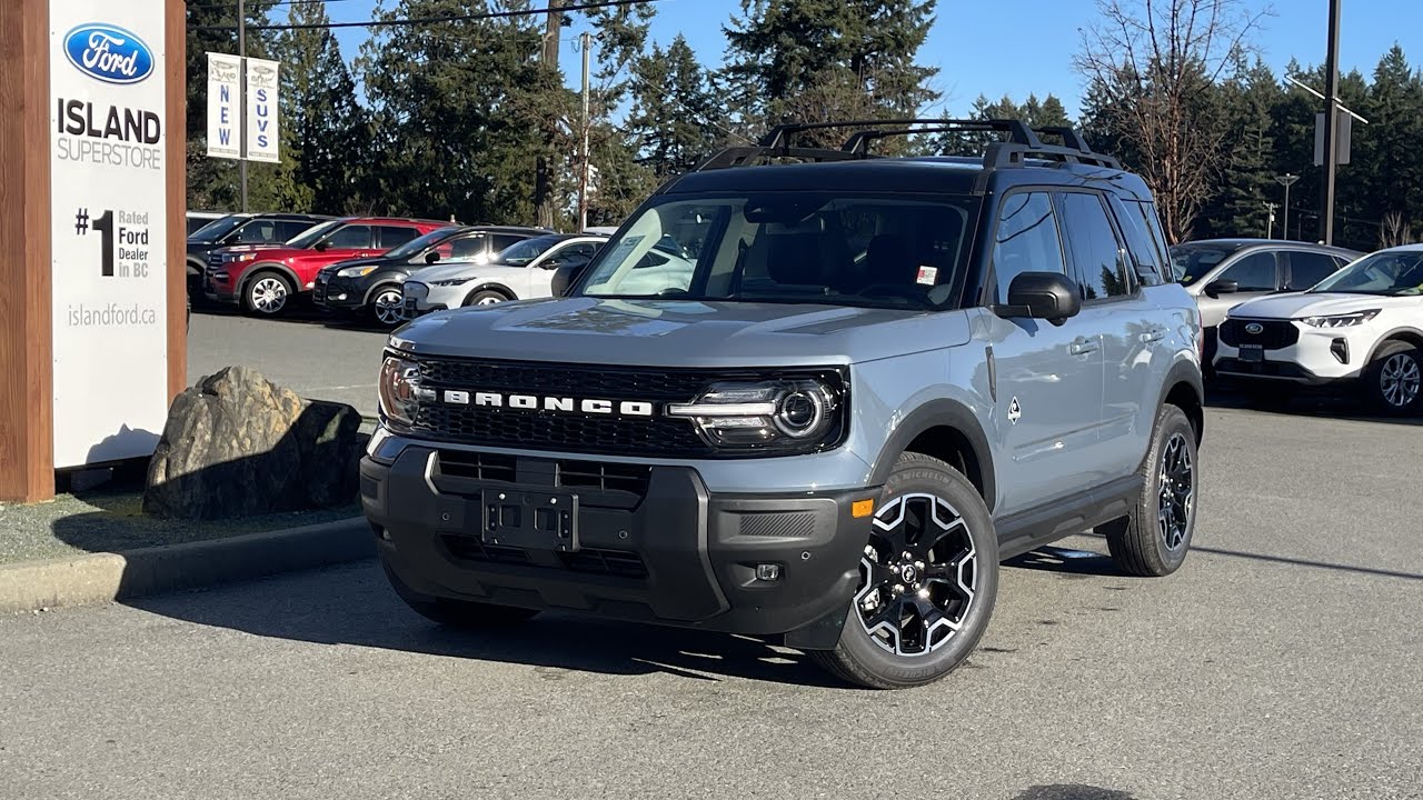 Обзор Ford Bronco Sport Outer Banks 2025 года с люком, багажником на крыше и рейлингами, полный п...
