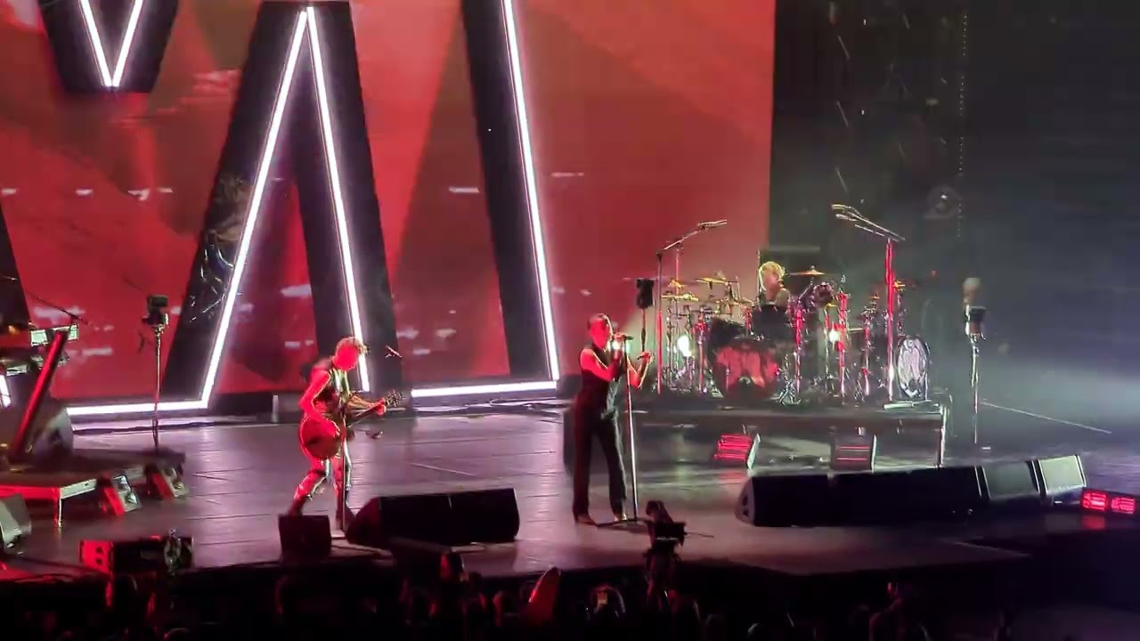 Depeche Mode | Personal Jesus | UHD 4K - Live at the Paris Accor Arena / Bercy - 05-03-2024