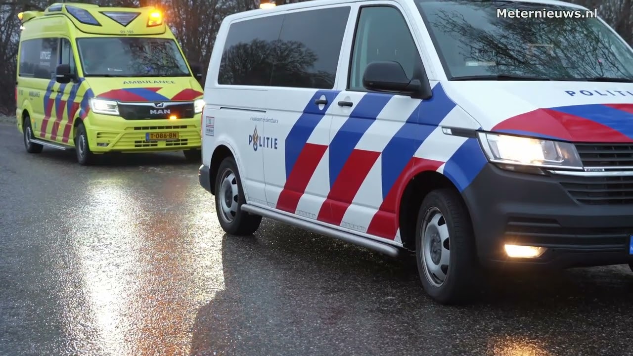 Code Rood busje in sloot ijzel Tynaarlo