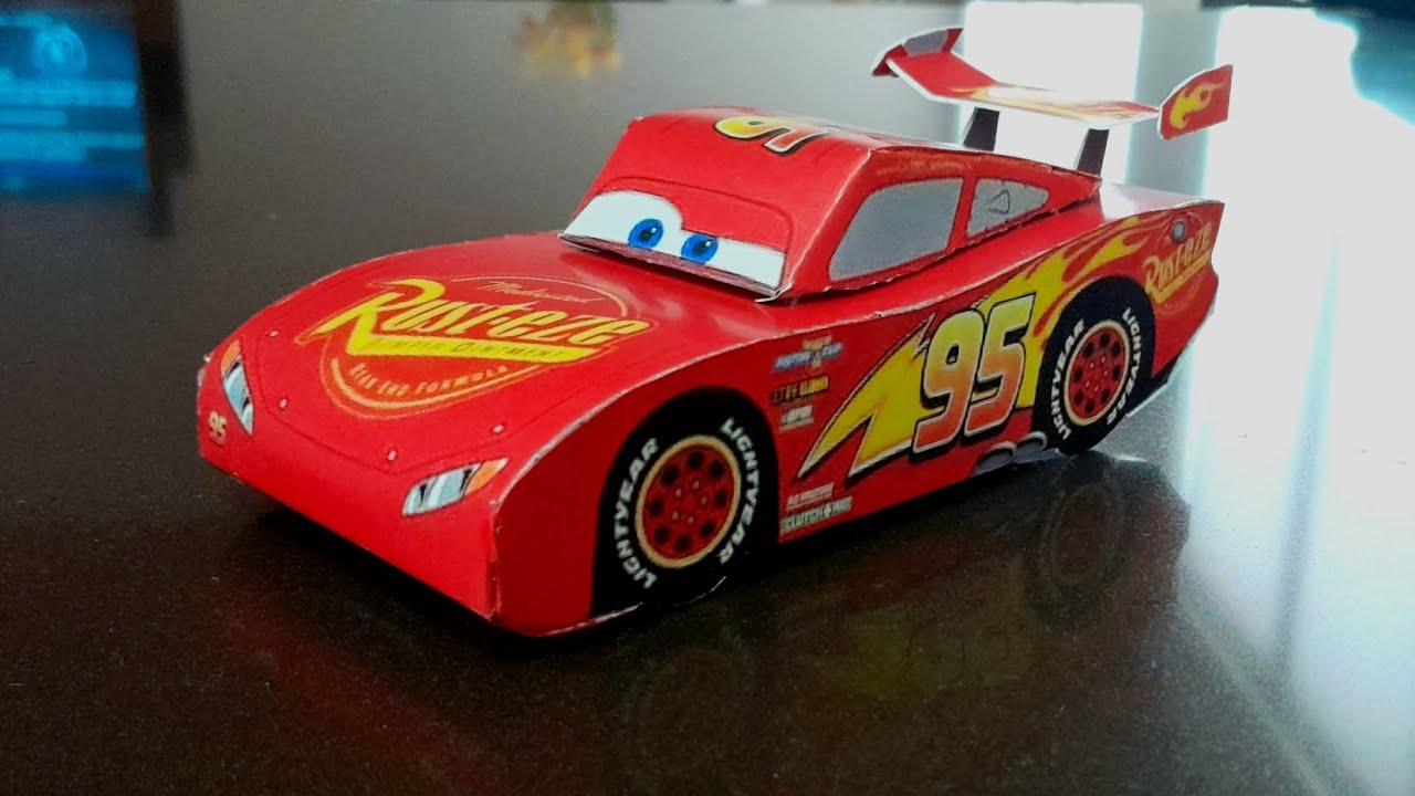 Relâmpago McQueen feito de papel filme Carros 3 (Papercraft)
