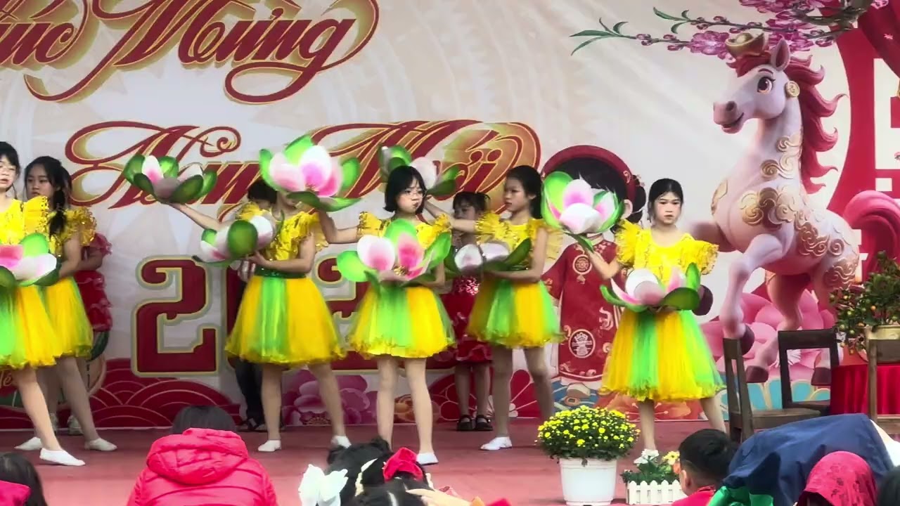 Văn nghệ mừng tết 2026