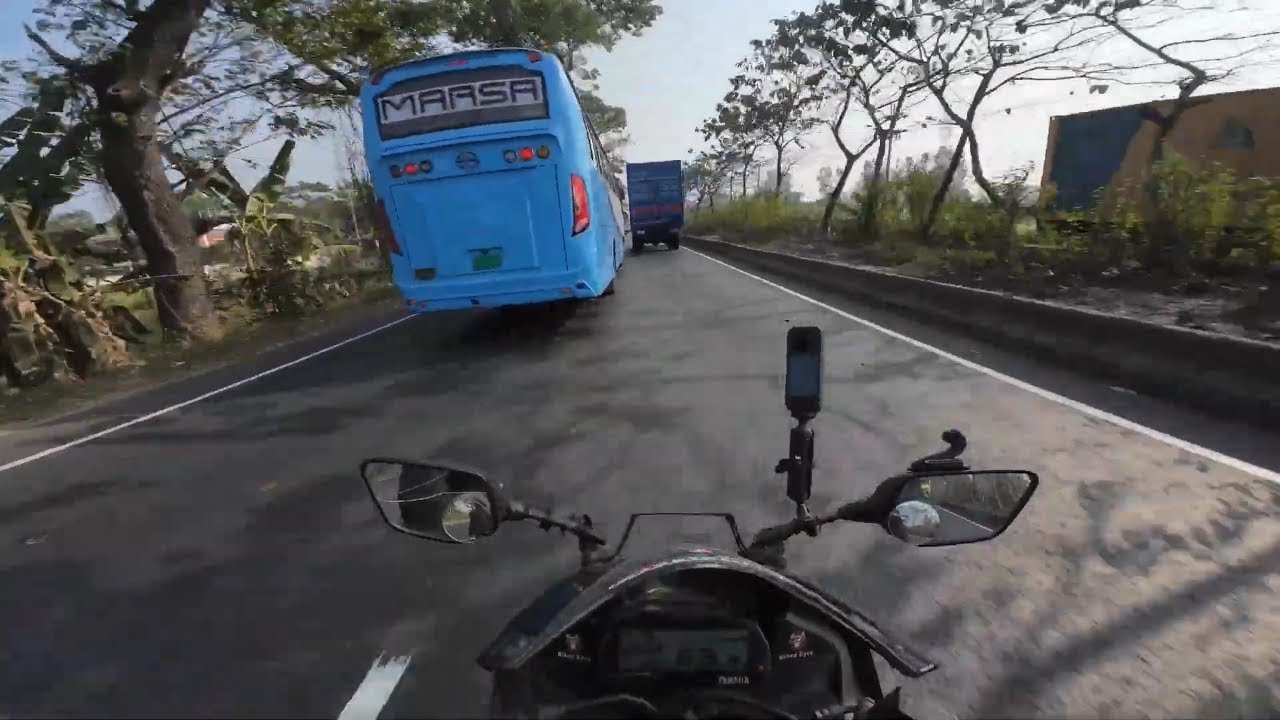 মারছা বাসের সাথে ঢাকা-চট্টগ্রাম রোডে দেখা || Biker Eyes