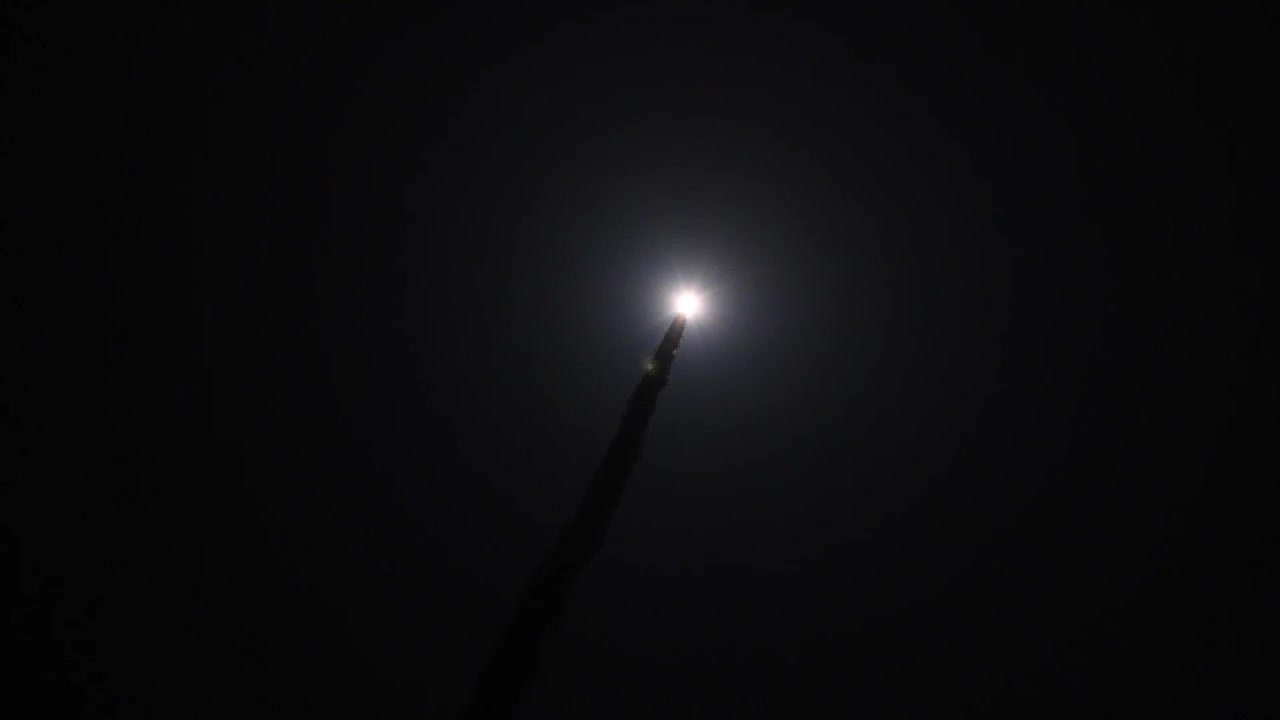 Unarmed Minuteman III takes off from Vandenberg SFB early Wednesday morning