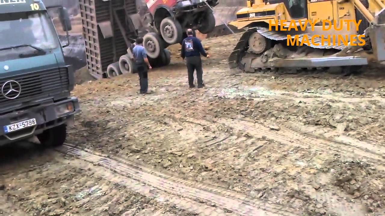 Caterpillar D6R LGP III rescues Mercedes truck 3535 (Ptolemaida,Grecce)