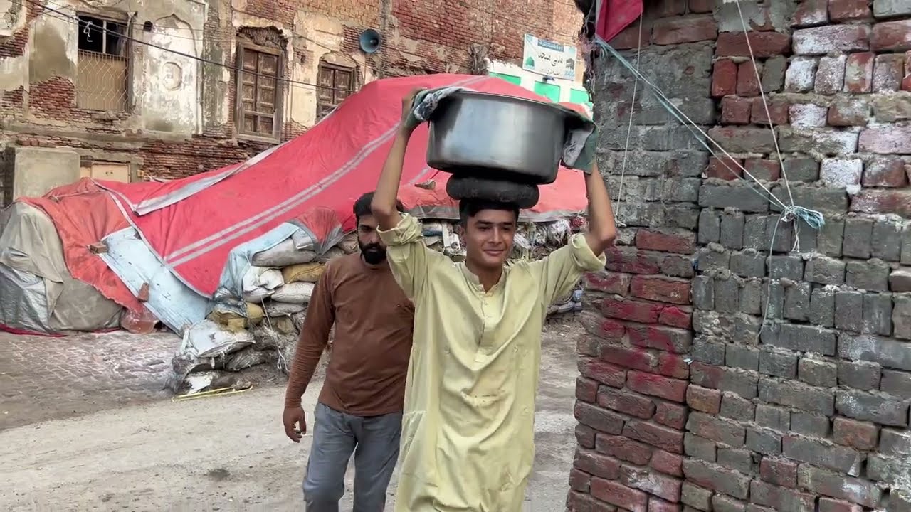 50/- Rs 40 YEAR'S OLD DESI DHABA !! 😍 DAILY LIFE IN LAHORE 