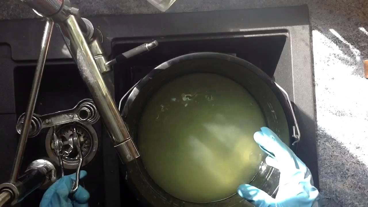 Removing rust from a Chrome object using Oxalic Acid