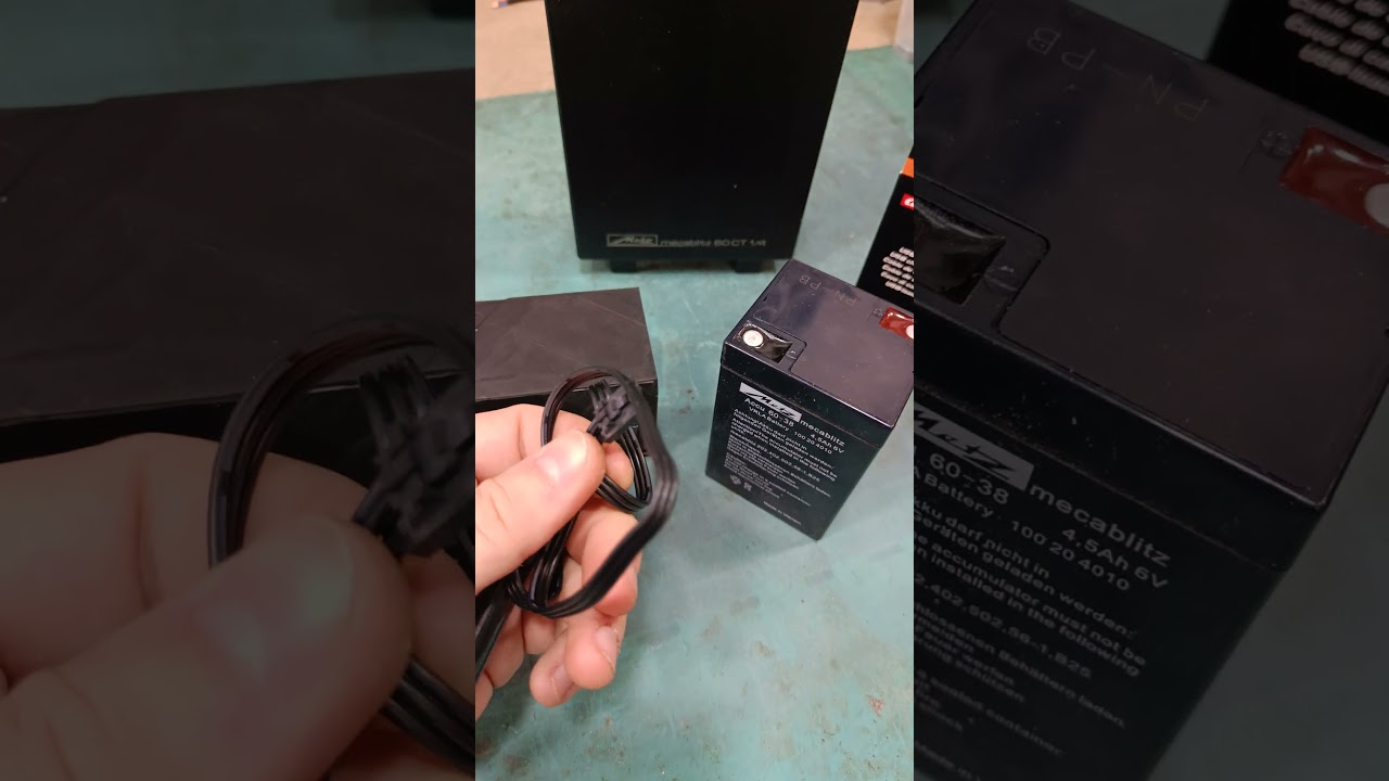Salvamos este #flash de #metz con una #bateria totalmente fabricada a medida!