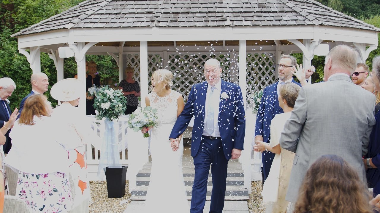 'Thank you for the gift of your daughter' Chris & Dawn's Wedding Day @ Easthampstead Park