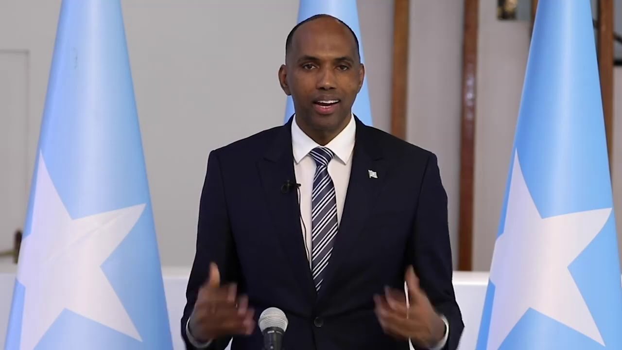 DEG-DEG Rw Khayre Anigoo Og In Sharci daro la igu sameeyay ayaan Anigu Xilka Iska Casilay.