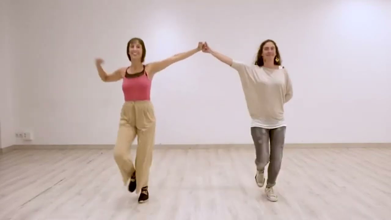 EL GALOP d'entrada en el Ball de Gitanes. Ho ensenya l'Anna
