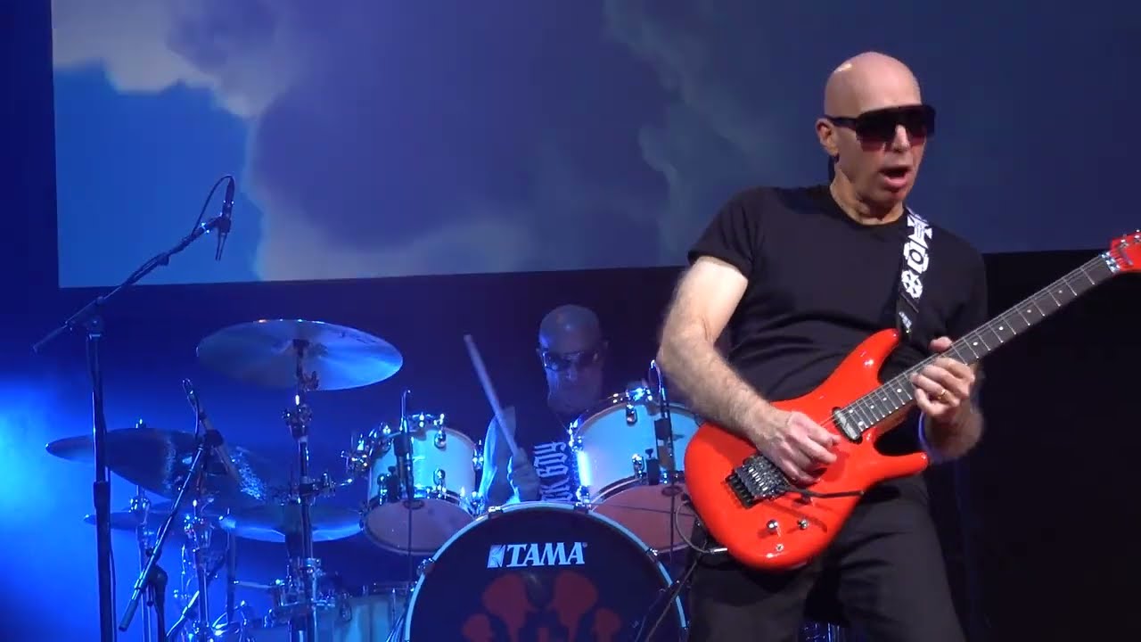 Joe Satriani Live 2022 🡆 Thunder High on the Mountain 🡄 Nov 18 ⬘ Houston, TX