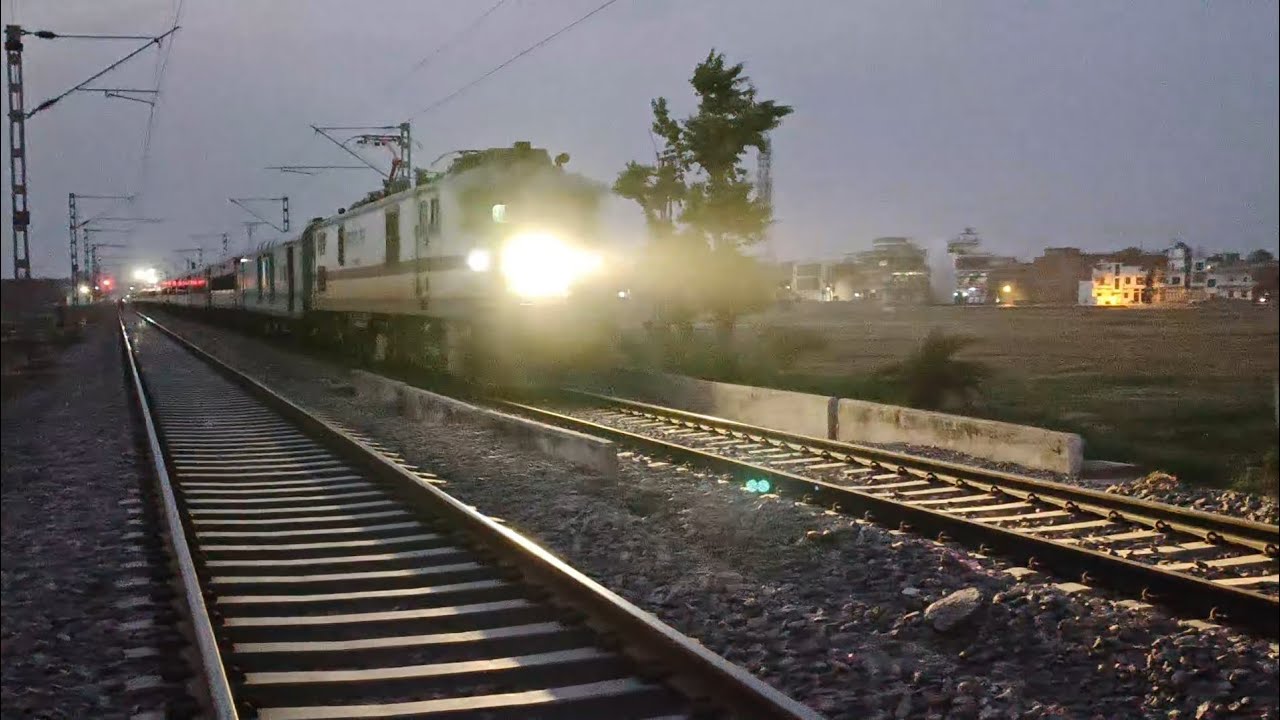 Jodhpur - Kamakhya Express 15623 accelerating it's speed to 130 kmph at sunset...