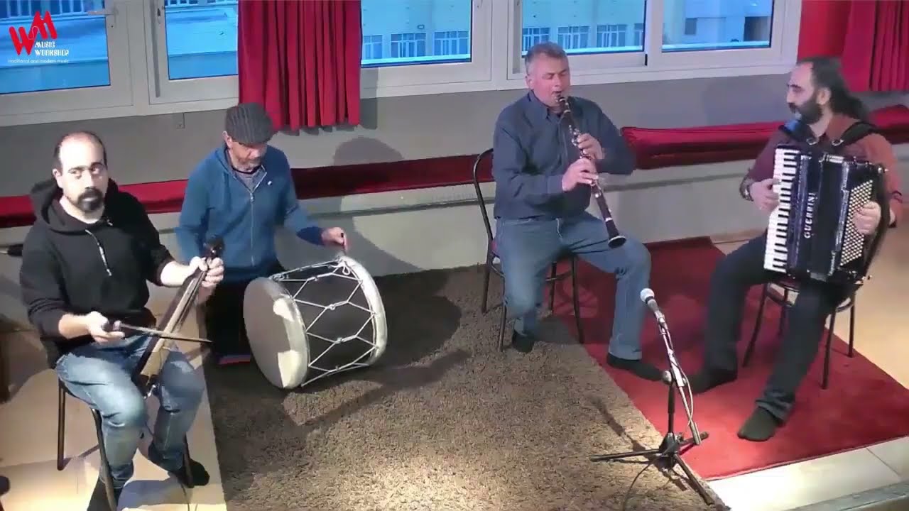 Ποντοπόροι - Τικ στο γόνατο