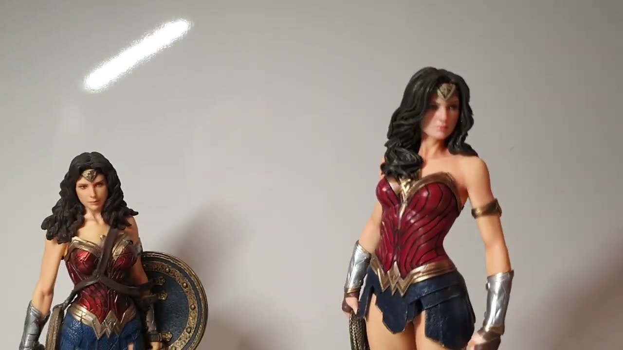 Iron Studios Mulher Maravilha e Jovem Diana Wonder Woman  Young Diana WW84 DC Comics Unboxing Review