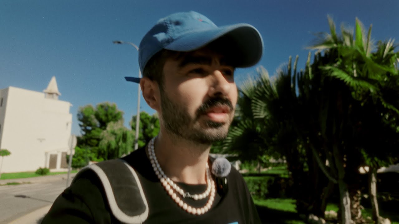 Tu nu te plictisești acolo singur? Ce Random 04