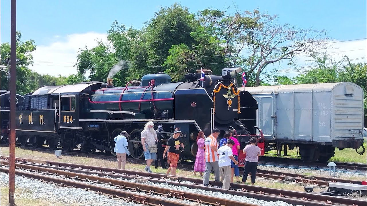 ถ่ายรถจักรไอน้ำวันที่ 23 ตุลาคม​หรือวันปิยมหาราช#train #railway @koonny22loveJapanese 