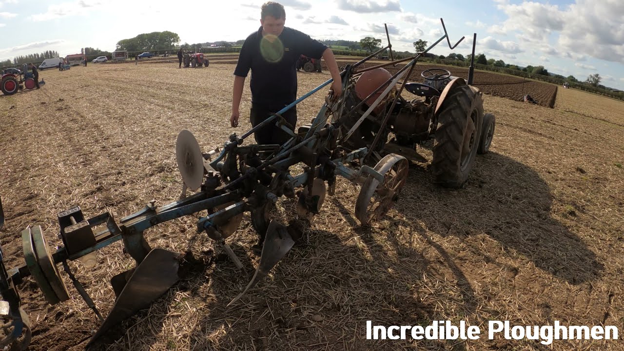 Ferguson TEF20 2.1 LItre 4-Cyl Diesel Tractor (28HP) with Trailed Plough