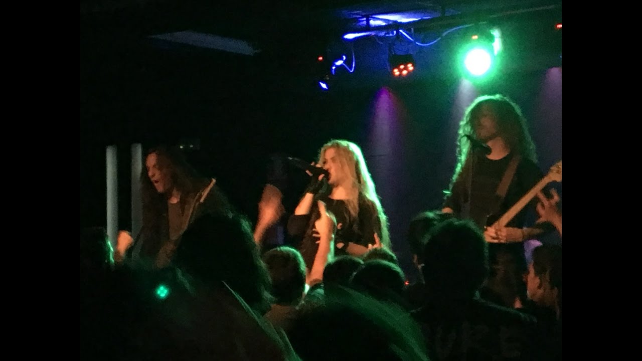 The Agonist - The Moment (Sala Malandar 09/10/2016)