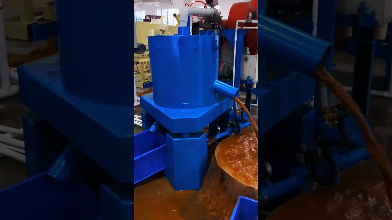 Low cost and high capacity centrifugal concentrator separator for selecting gold.