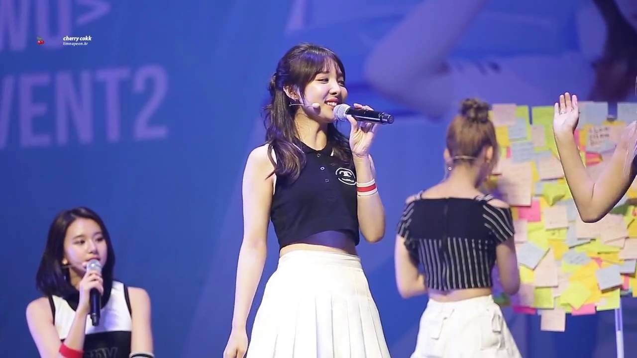 160703 PAGE TWO SPECIAL EVENT - WINDY DAY 나연 직캠