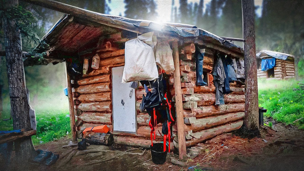 НАШЕЛ ЛЕСНЫЕ ЖИЛИЩА, ЗДЕС ЖИЛ НЕИЗВЕСТНЫЙ ПРОМЫСЛОВИК, ПРИРОДА СИБИРИ. ОДИНОЧНЫЙ ПОХОД