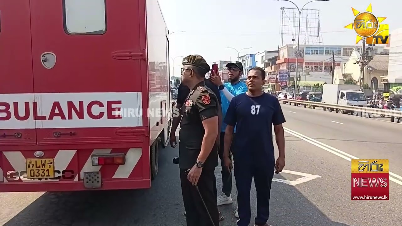 ට්‍රාන්ස්ෆෝමරයක් ගිනි ගෙන පුපුරයි - මුළු කළුතර නගරයේම විදුලිය විසන්ධි වෙයි - Hiru News