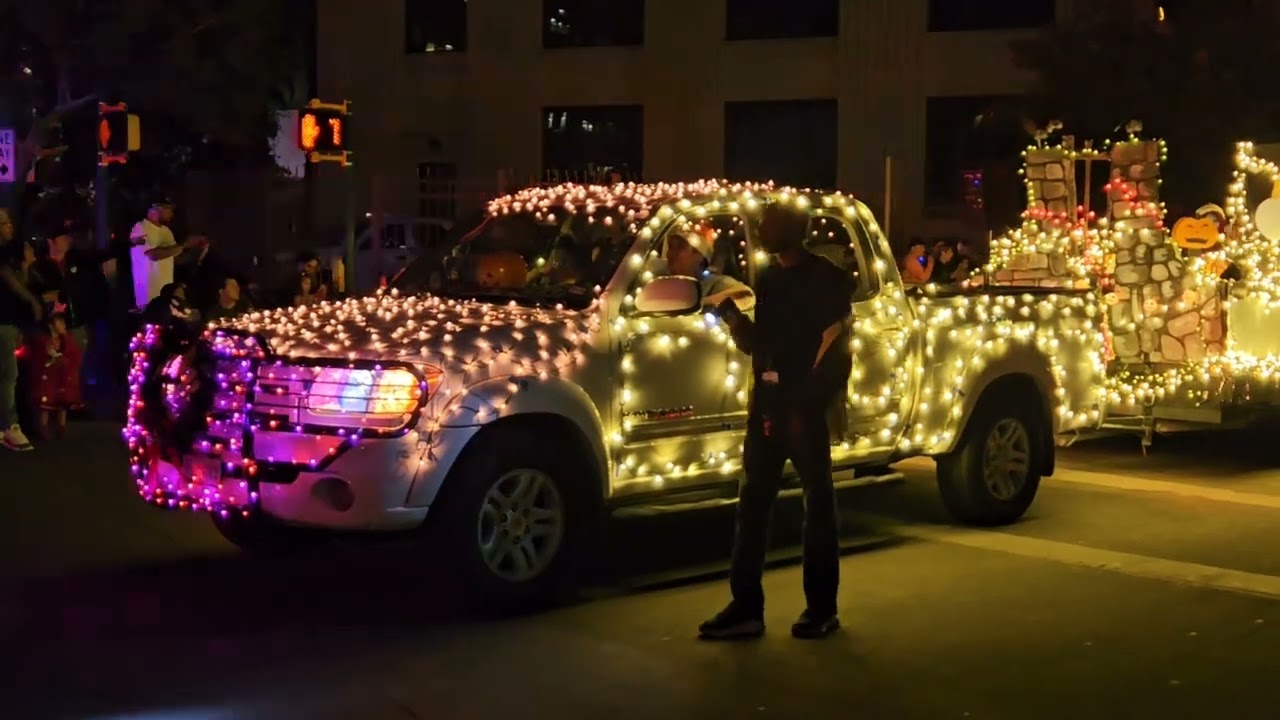 Celebration of the lights parade in downtown El Paso TX 11/18/23. Merry Christmas 🎅 🎄
