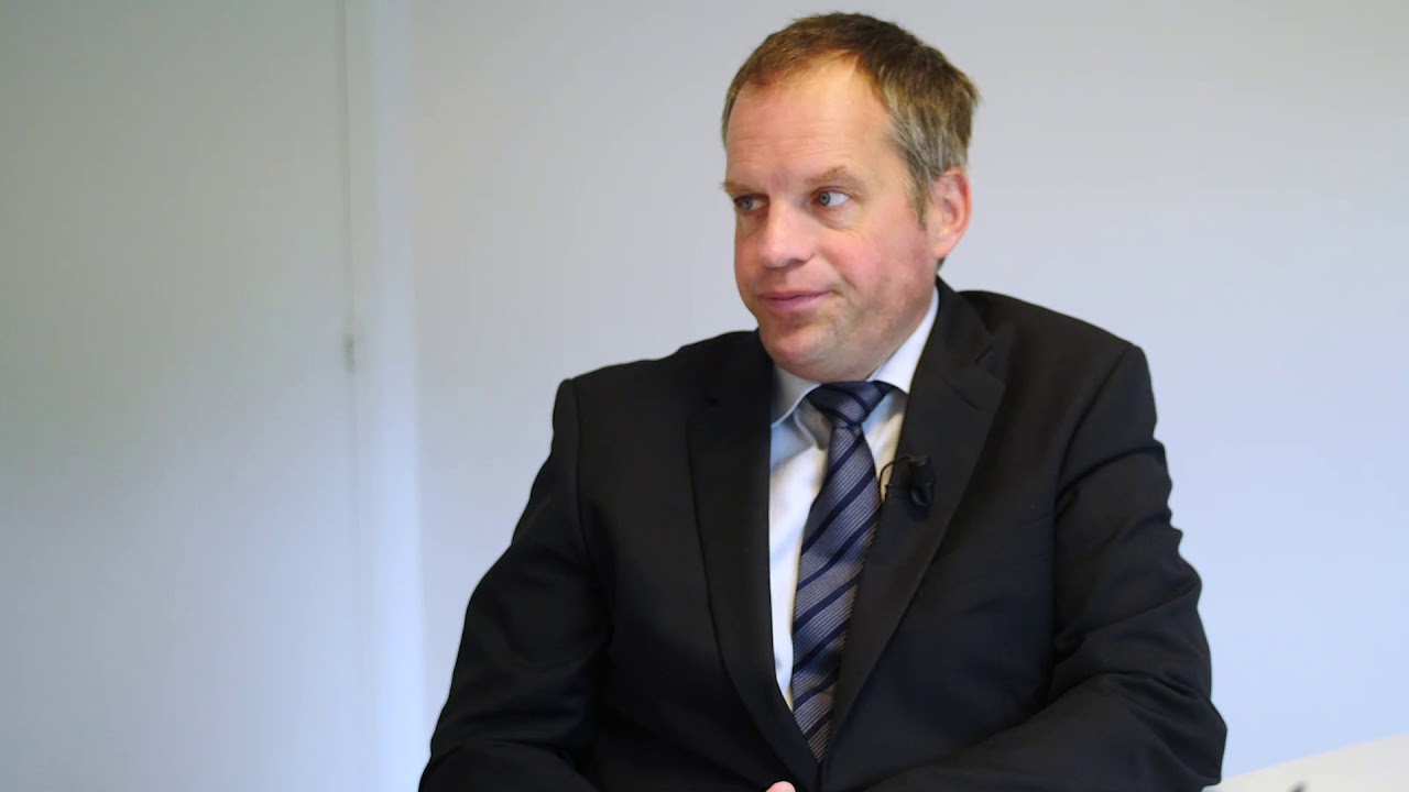 Changement de structure financi&egrave;re en lib&eacute;ral et cession &agrave; titre on&eacute;reux ; Le co&ucirc;t d'opportunit&eacute;.