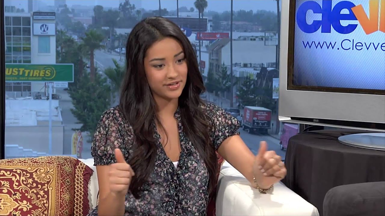 Shay Mitchell Interview: Pretty Little Liars