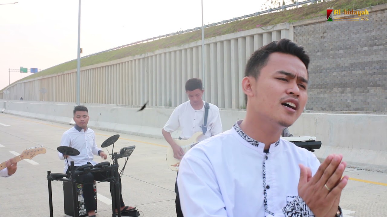 Al-hidayah Media (Cover D`morzell) \ Mengingatmu \  (Official Video Music)