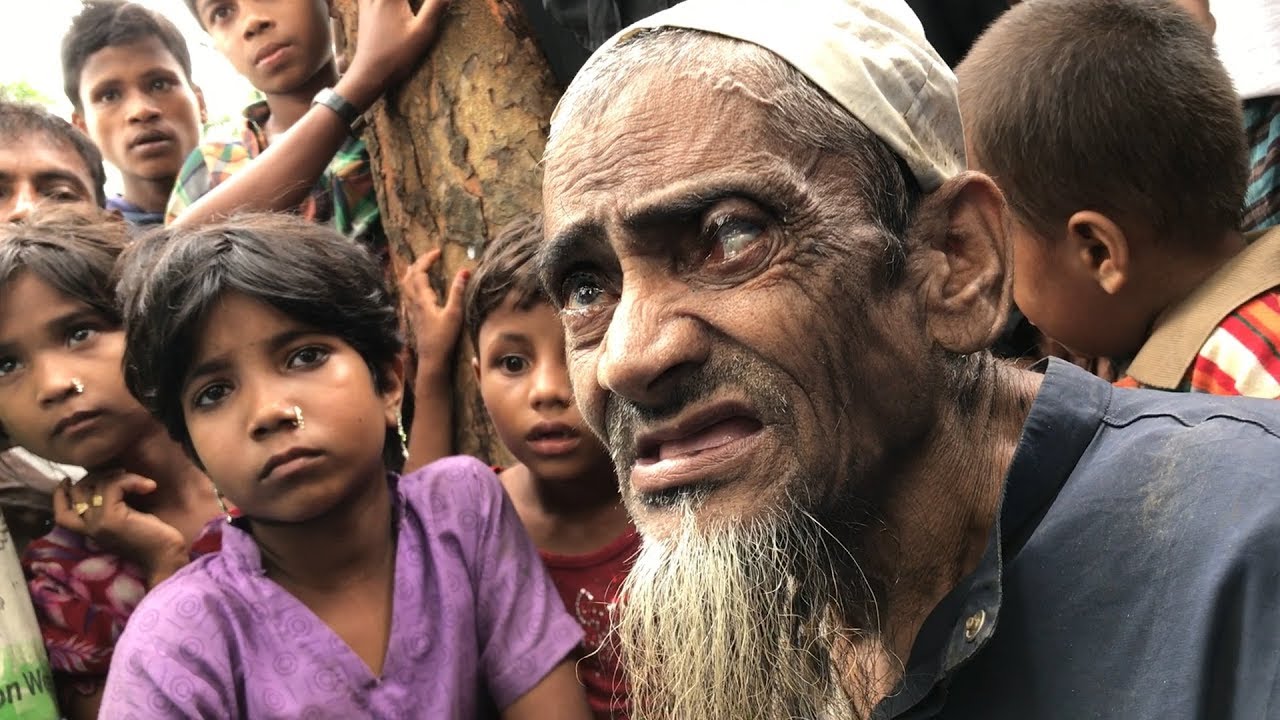 Elderly Rohingya couple travelled for 8 days to flee violence in Myanmar