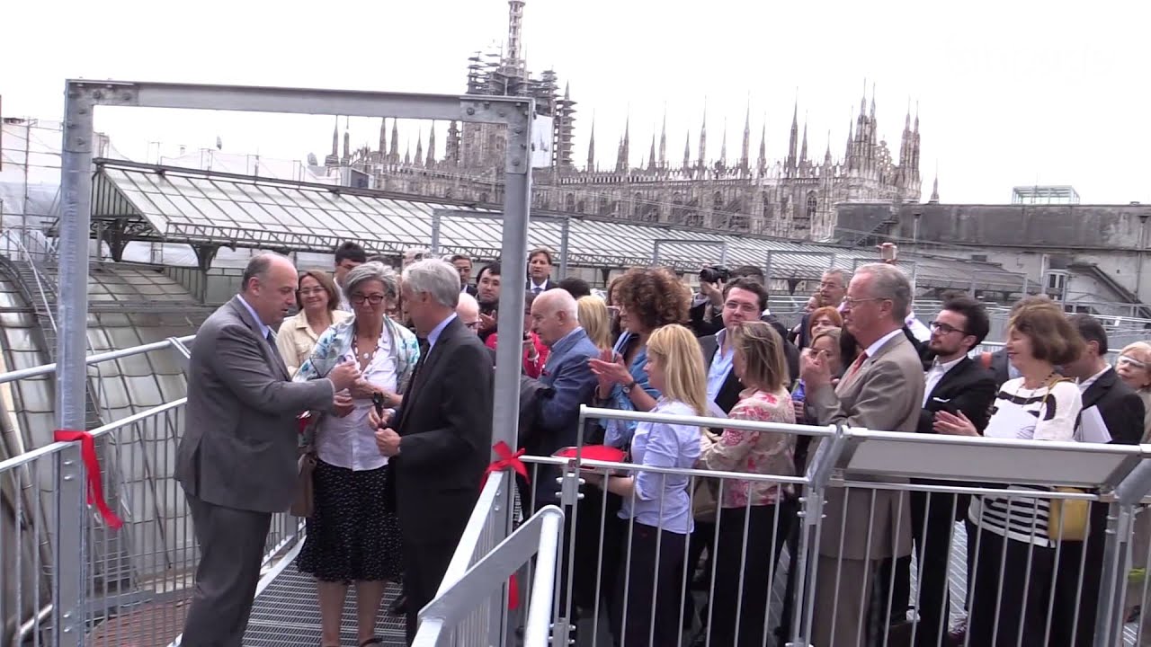 Una passerella per camminare sui tetti della Galleria di Milano: 
