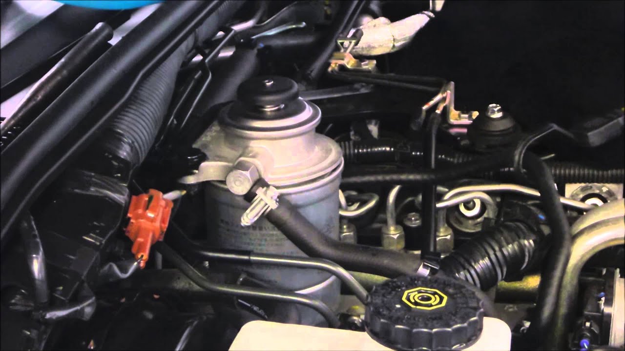 Diesel Fuel Filter Replacement - Nissan Navara