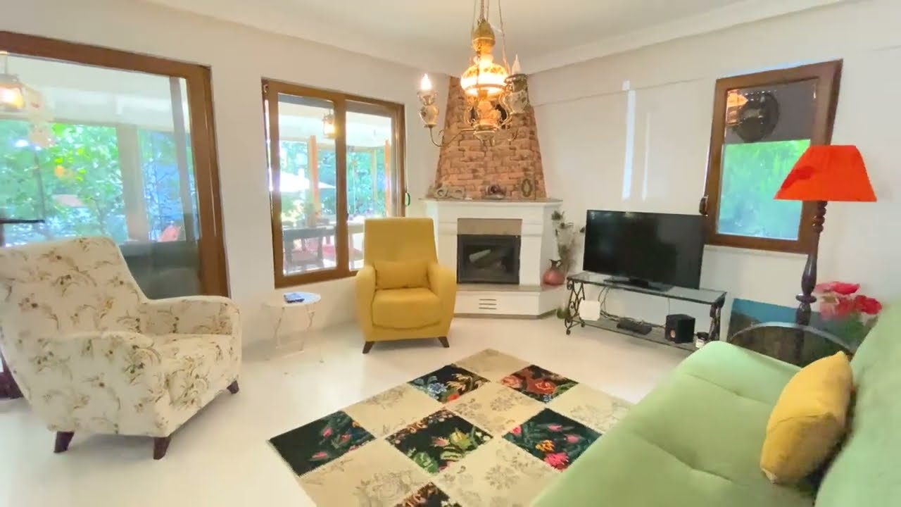 Ayvalık Altınova İskele Mevkii Full Tadilatlı Satılık Villa