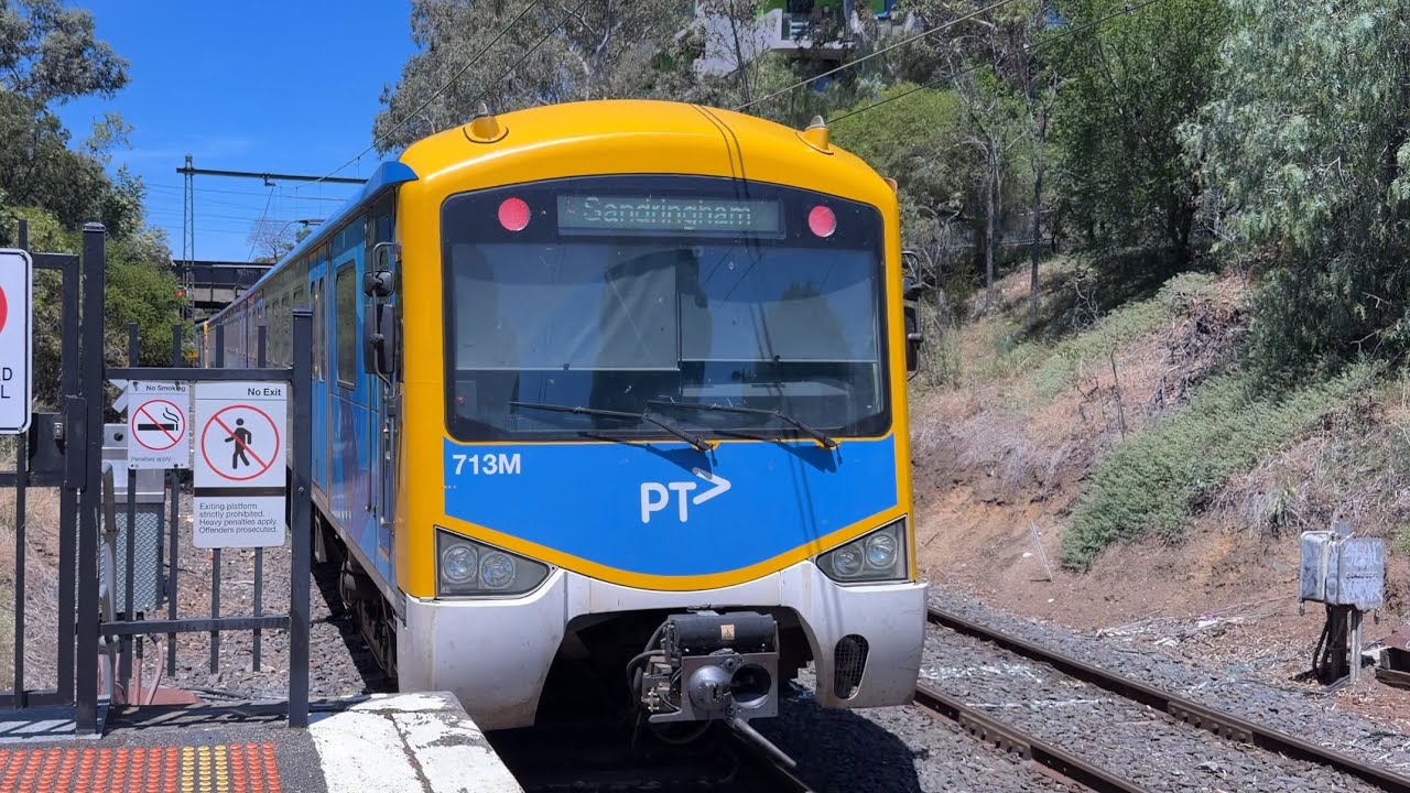 Metro Trains Melbourne: Flinders Street to Prahran station - Siemens Nexas 751M