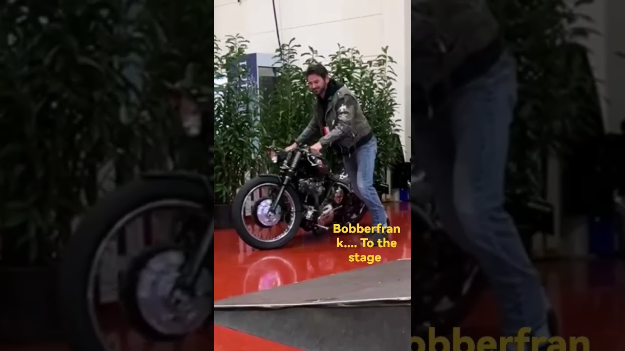 trying to get on the stage.... #bobberporn #bobbercustom  #bobbers#triumph_  #custombikeshow