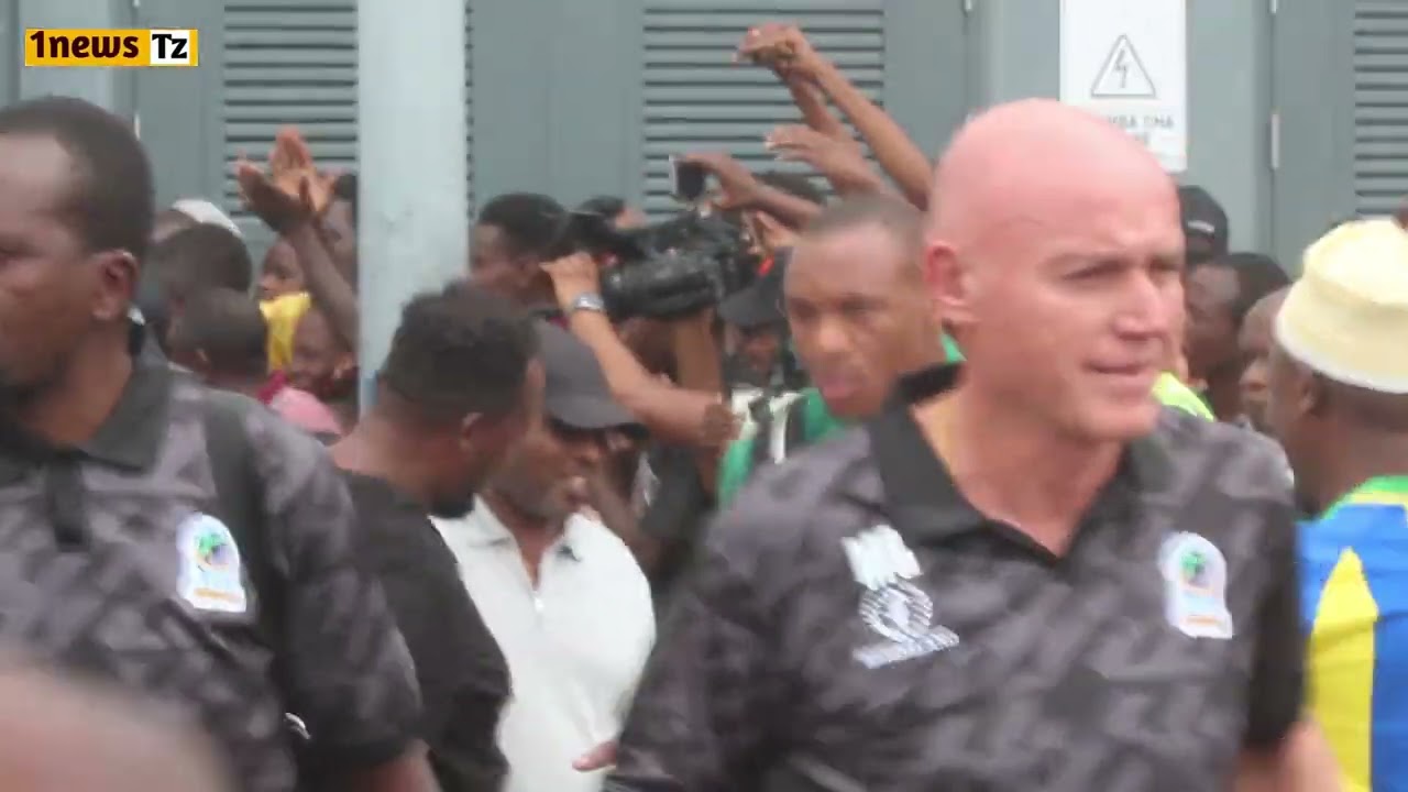 ANGALIA RAHA ZA MASHABIKI WAKIIPOKEA TIMU YA TANZANIA TAIFA STARS