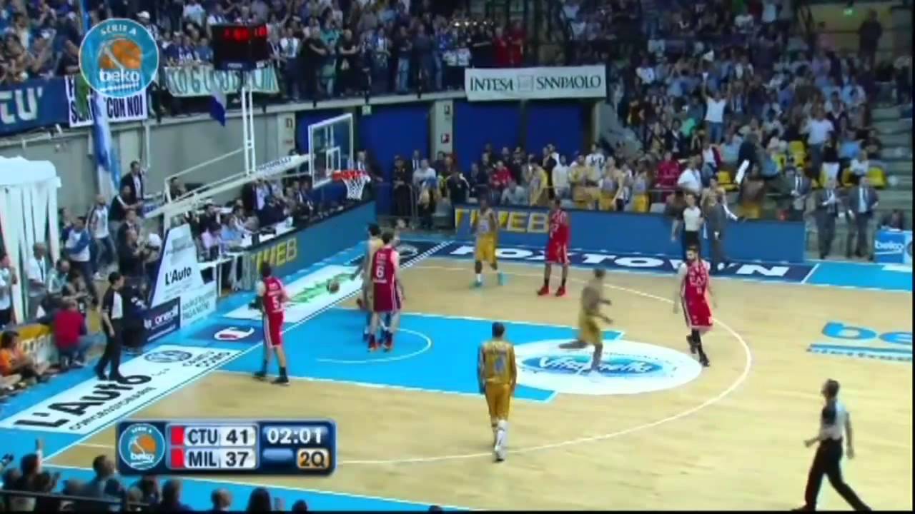 21^Giornata: Acqua Vitasnella Cantù- EA7 Emporio Armani Milano 83-64