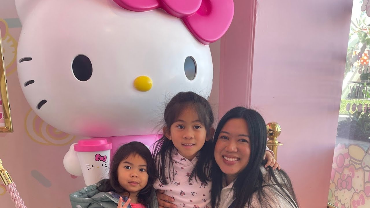Кафе Hello Kitty — первое чаепитие в вашей жизни
