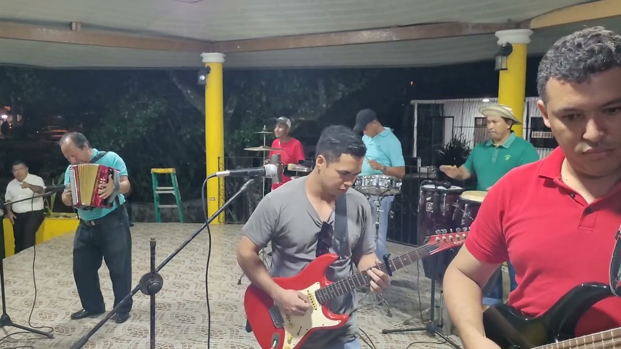 Dimas Sandoval desde la tercera feria parroquial de La Mesa.